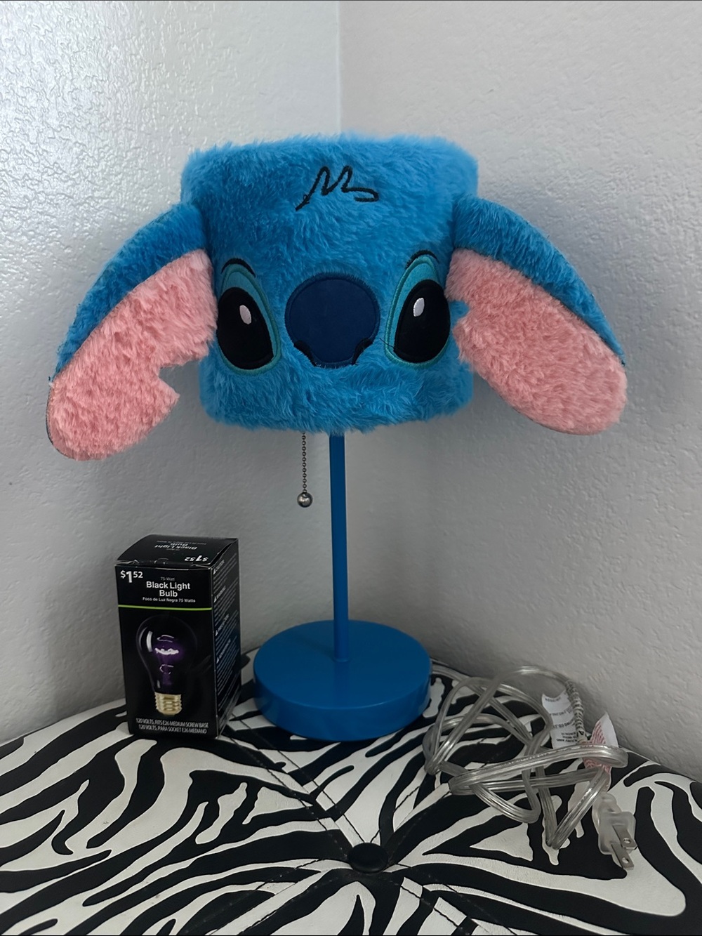 Disney-Lilo & Stitch 15" Power Outlet Lamp-used-great condition+new black 💡 bulb